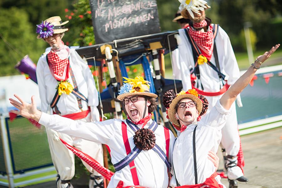 Open day entertainers